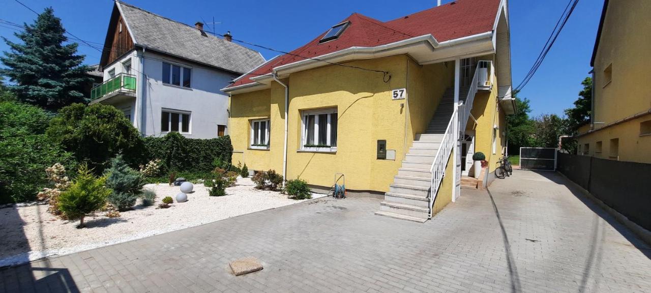 Hi-Bp Garden City Batsanyi Apartment 3 Rooms, Apartment Upstairs Near The City Train With Free Parking Budapest Esterno foto