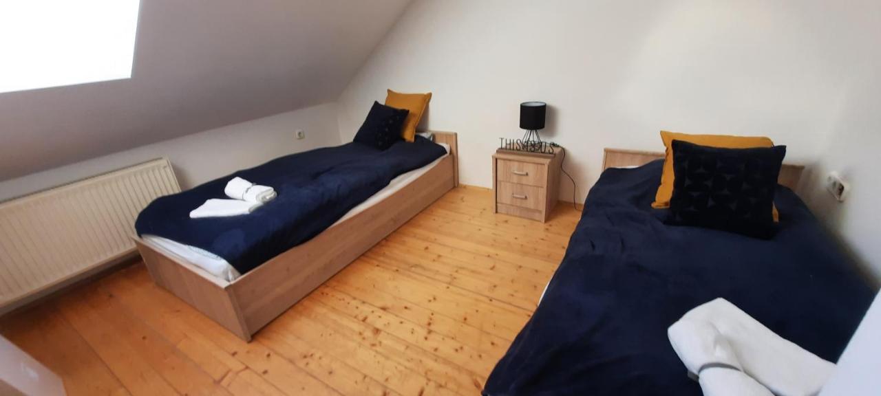 Hi-Bp Garden City Batsanyi Apartment 3 Rooms, Apartment Upstairs Near The City Train With Free Parking Budapest Esterno foto