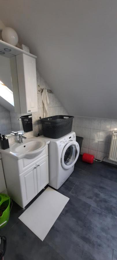 Hi-Bp Garden City Batsanyi Apartment 3 Rooms, Apartment Upstairs Near The City Train With Free Parking Budapest Esterno foto