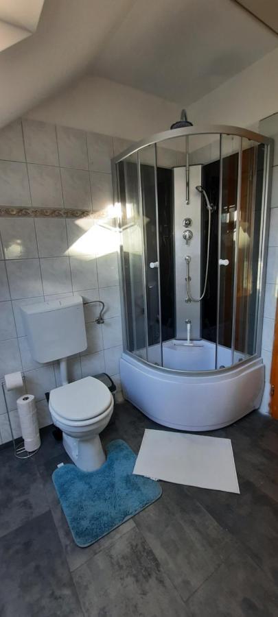 Hi-Bp Garden City Batsanyi Apartment 3 Rooms, Apartment Upstairs Near The City Train With Free Parking Budapest Esterno foto