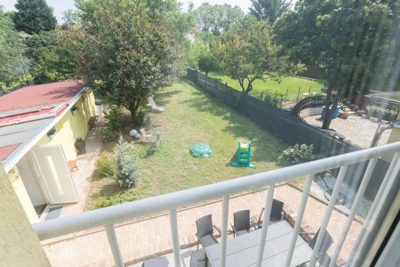 Hi-Bp Garden City Batsanyi Apartment 3 Rooms, Apartment Upstairs Near The City Train With Free Parking Budapest Esterno foto