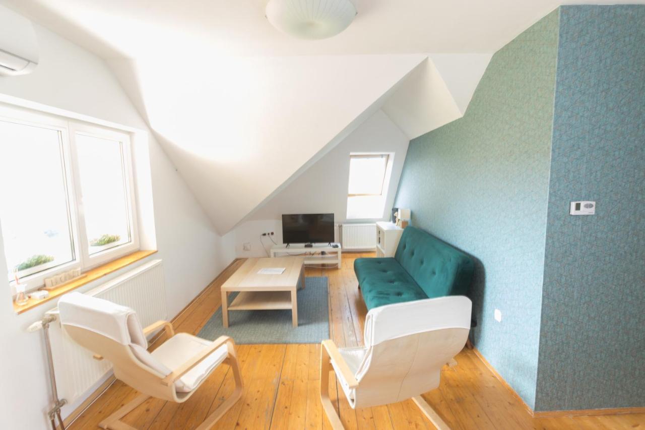 Hi-Bp Garden City Batsanyi Apartment 3 Rooms, Apartment Upstairs Near The City Train With Free Parking Budapest Esterno foto