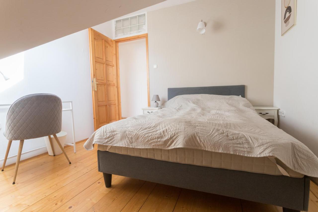 Hi-Bp Garden City Batsanyi Apartment 3 Rooms, Apartment Upstairs Near The City Train With Free Parking Budapest Esterno foto